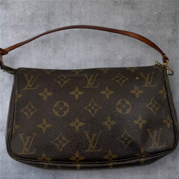 Louis Vuitton Pochette Accessories - Picture 3 of 7